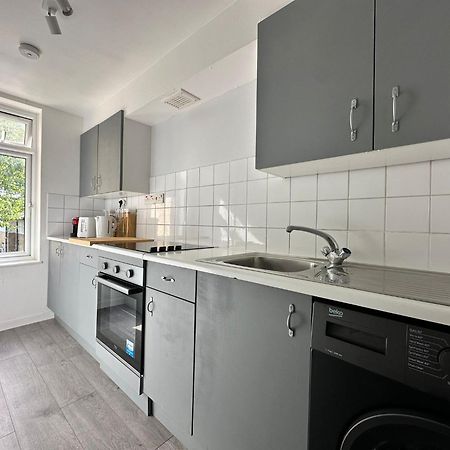 Cosy 2 Bedroom Flat In Manor House London Exteriör bild