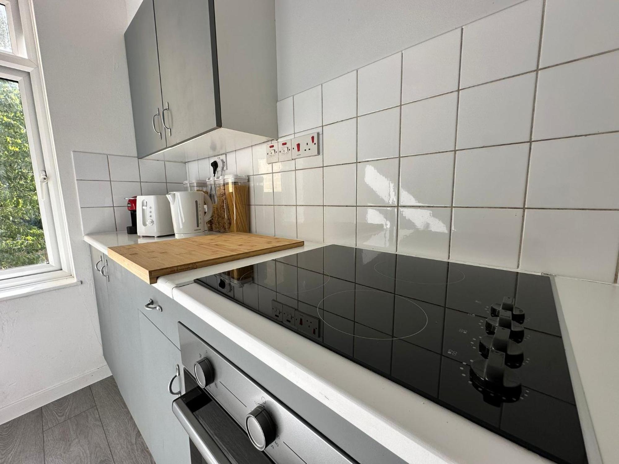 Cosy 2 Bedroom Flat In Manor House London Exteriör bild