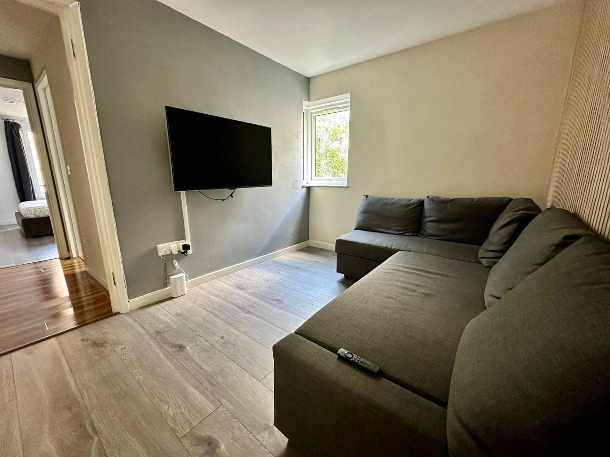Cosy 2 Bedroom Flat In Manor House London Exteriör bild