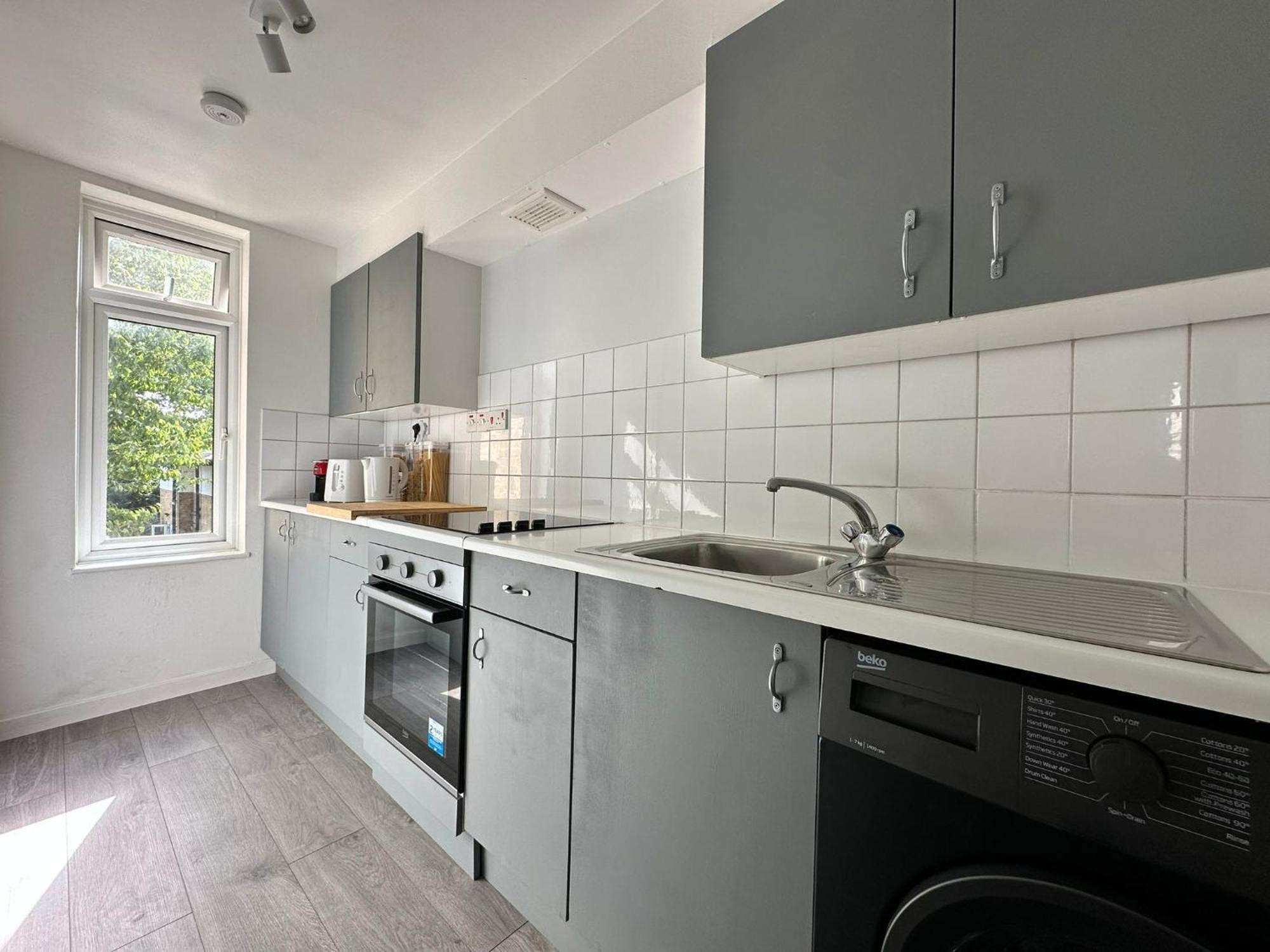 Cosy 2 Bedroom Flat In Manor House London Exteriör bild